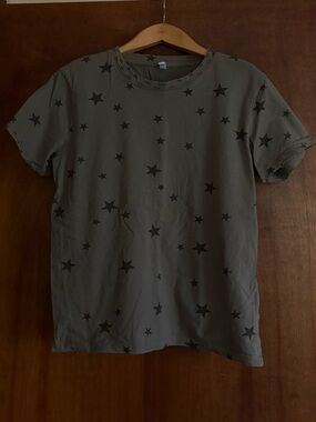 Star Print Olive Green Short Sleeve Distressed Tee